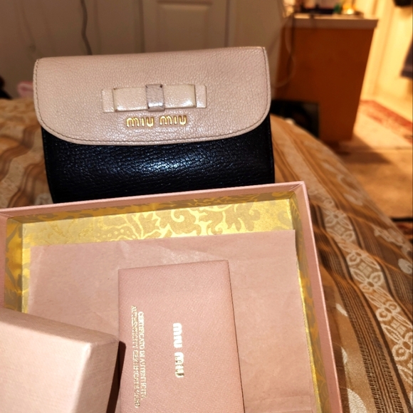 Miu Miu Black and Cream Women's Compact Wallet - Picture 1 of 8